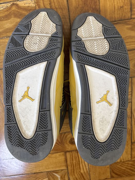 Jordan 4 lightning EU44