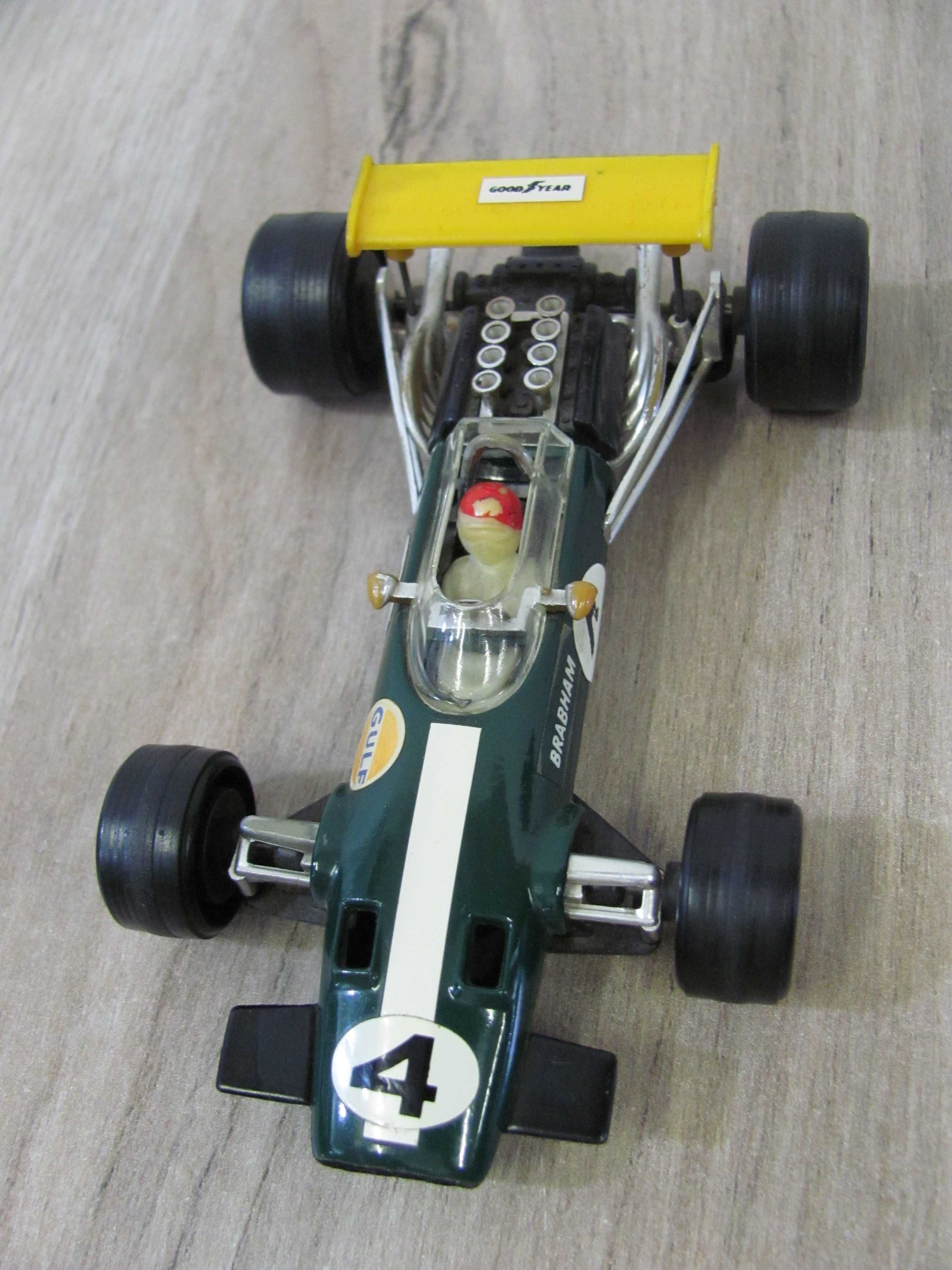 Model 1:32 auta wyscigowego Politoys F.9 Brabham BT-26 F1