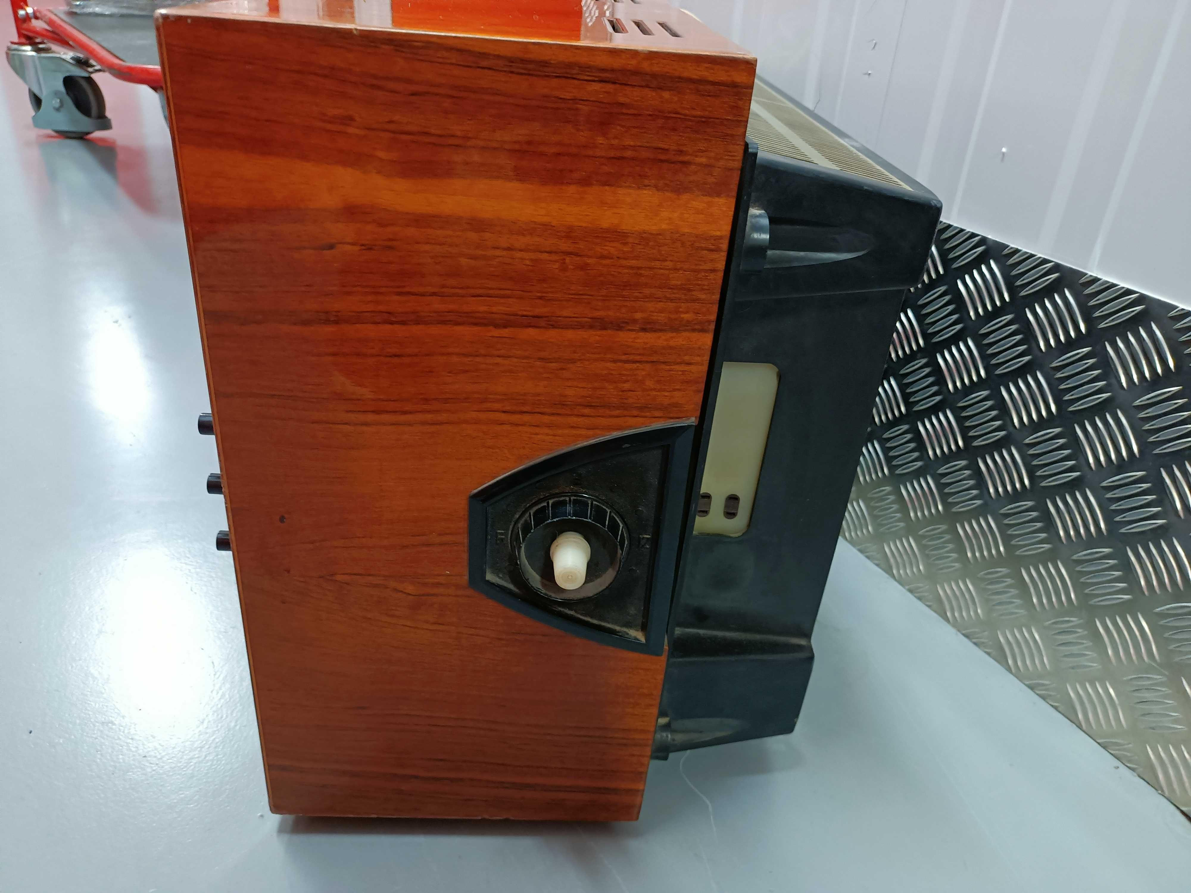 Telewizor UNITRA lazuryt 105