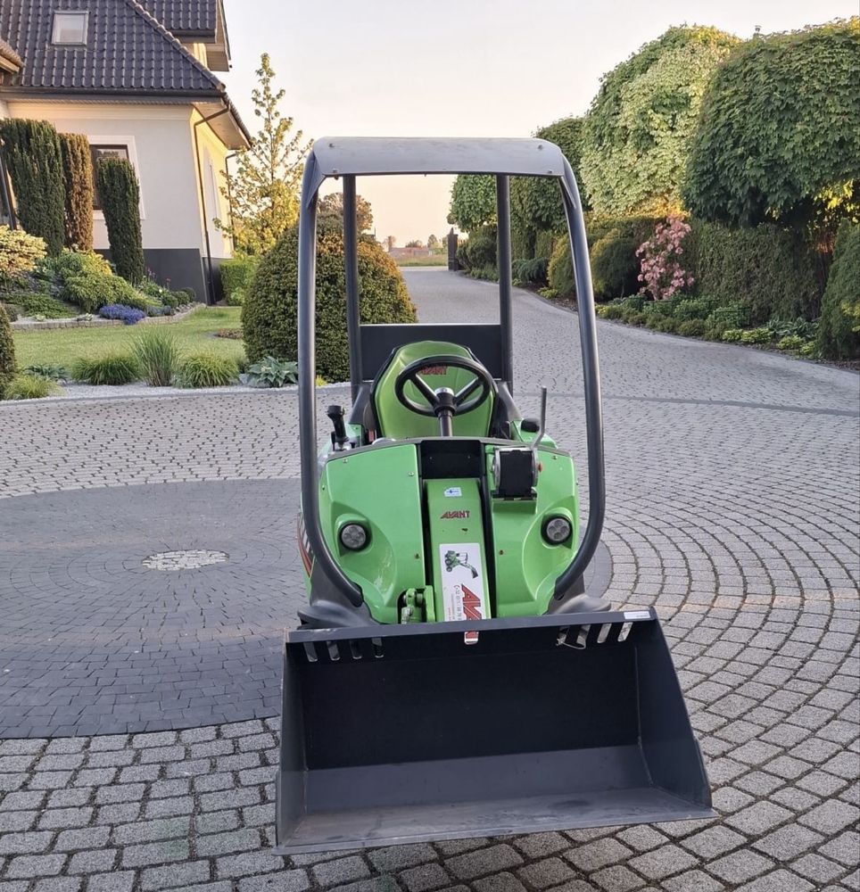 Ładowarka miniładowarka Avant 220