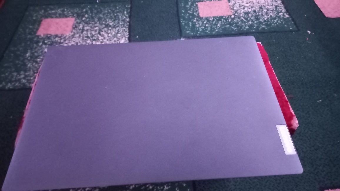 Ноутбук Lenovo V15-iil