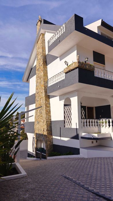 Vivenda com excelentes vistas em local sossegado