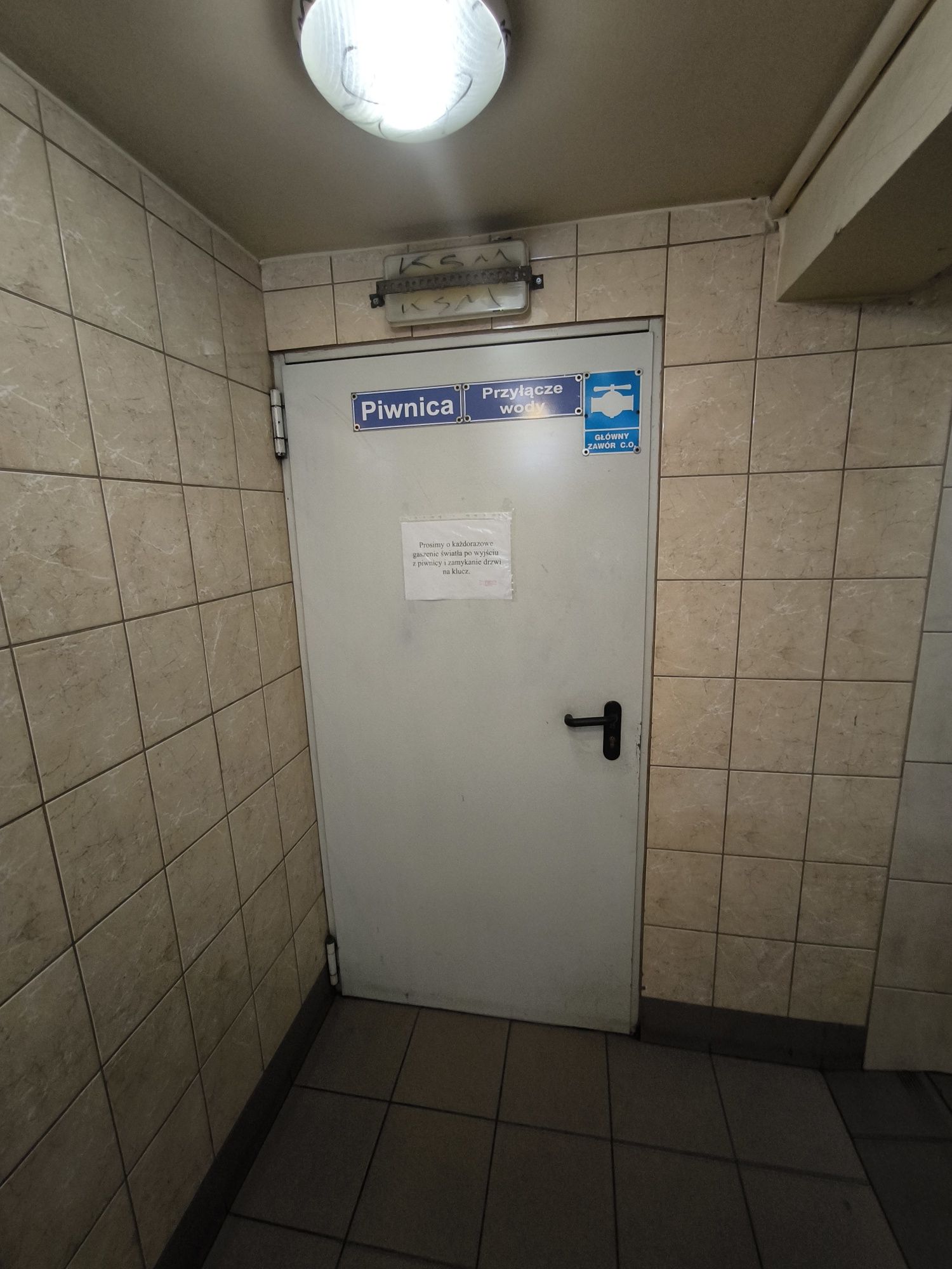 Centrum Katowice, komórka lokatorska, piwnica, magazyn