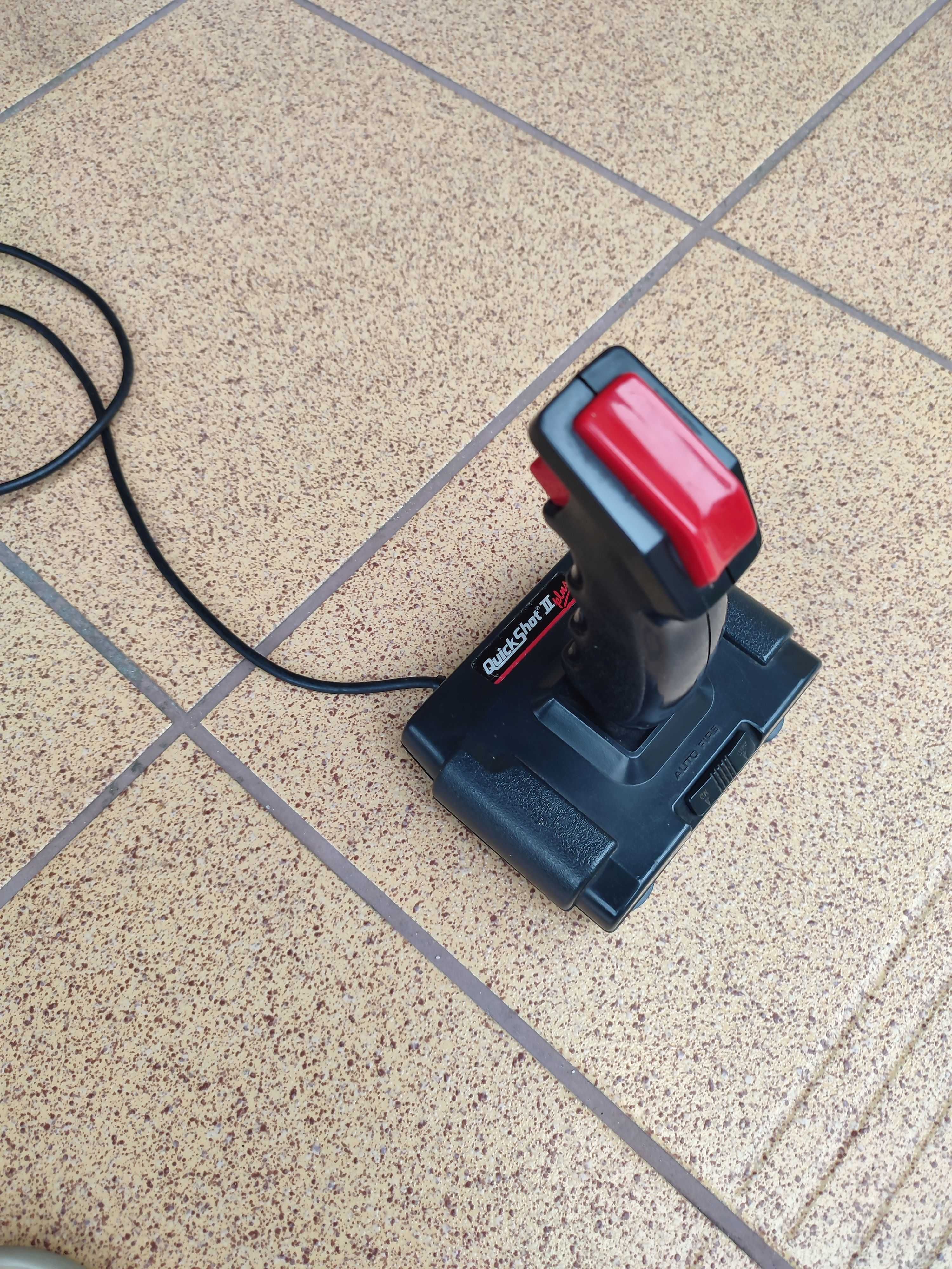 Commodore C64 pełny zestaw gry kartridż tapecart joystick magnetofon