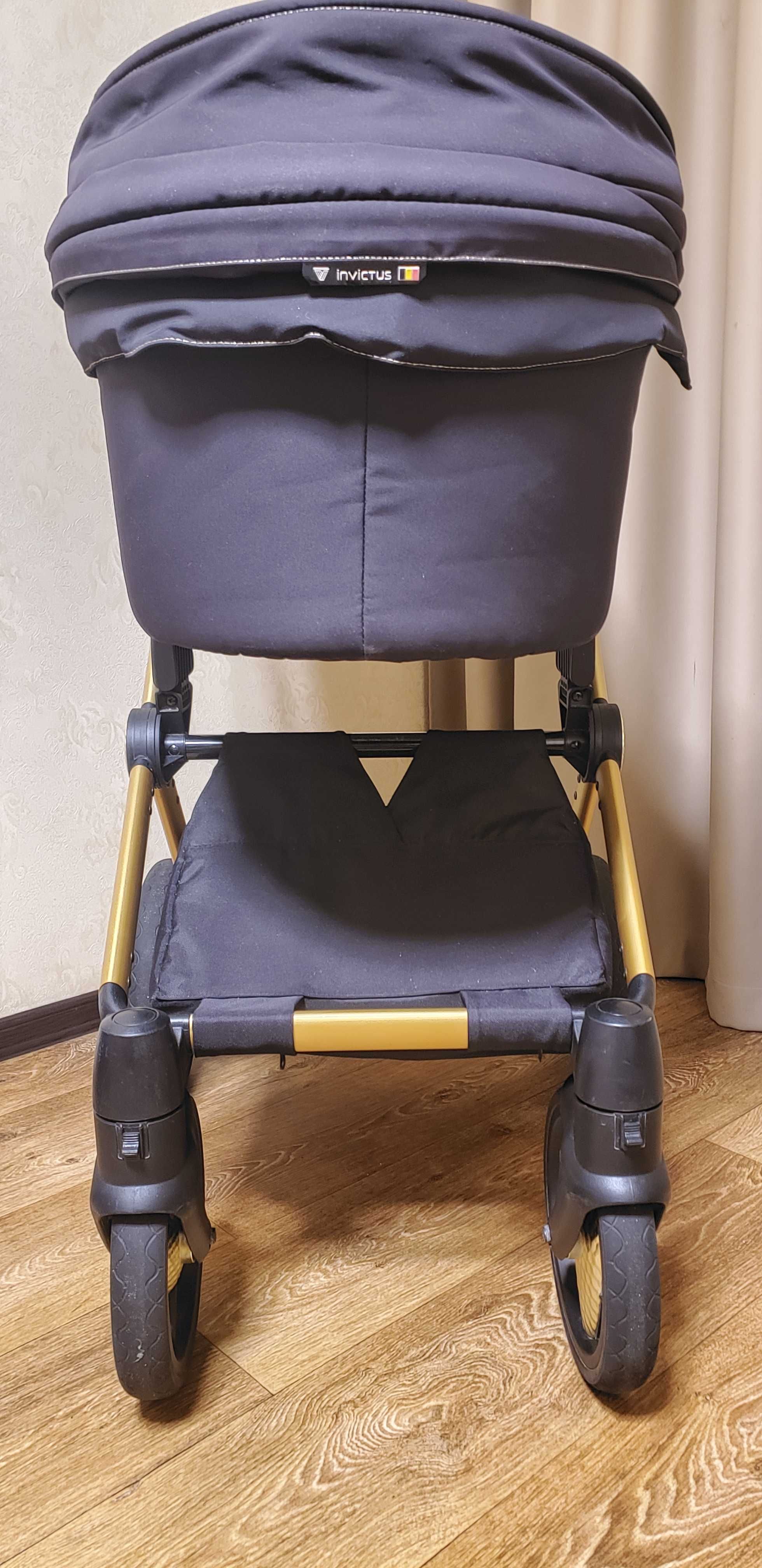 Коляска INVICTUS V-Pram