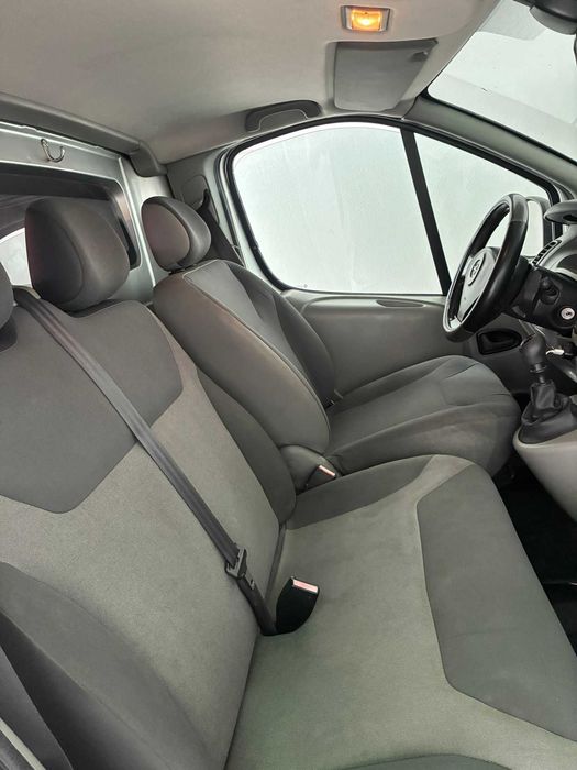 OPEL VIVARO em ótimo estado