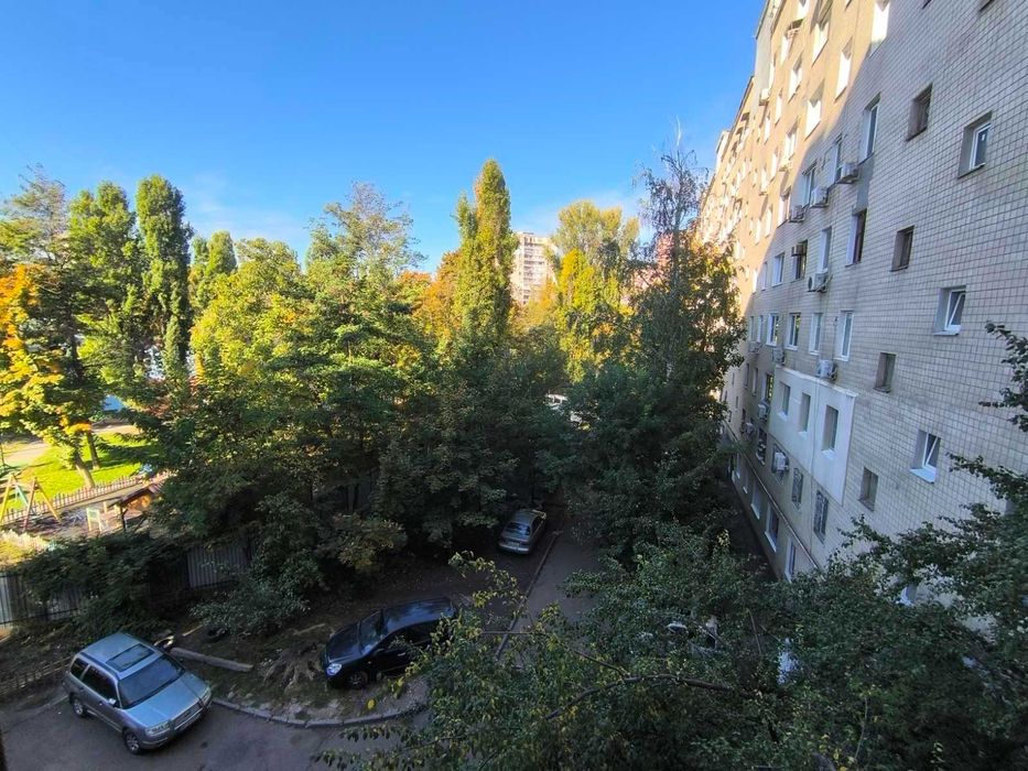 Продам 4-х комнатную на Таирова. Королёва/Инглези.и Кирпич. Программы!