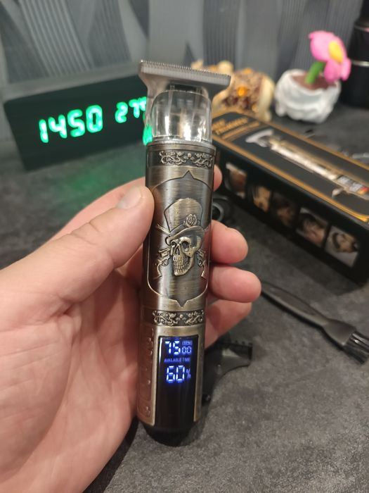 Продам триммер для бороды т-13