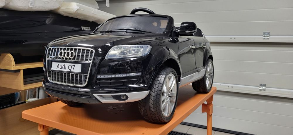 Audi Q7 na akumulator.