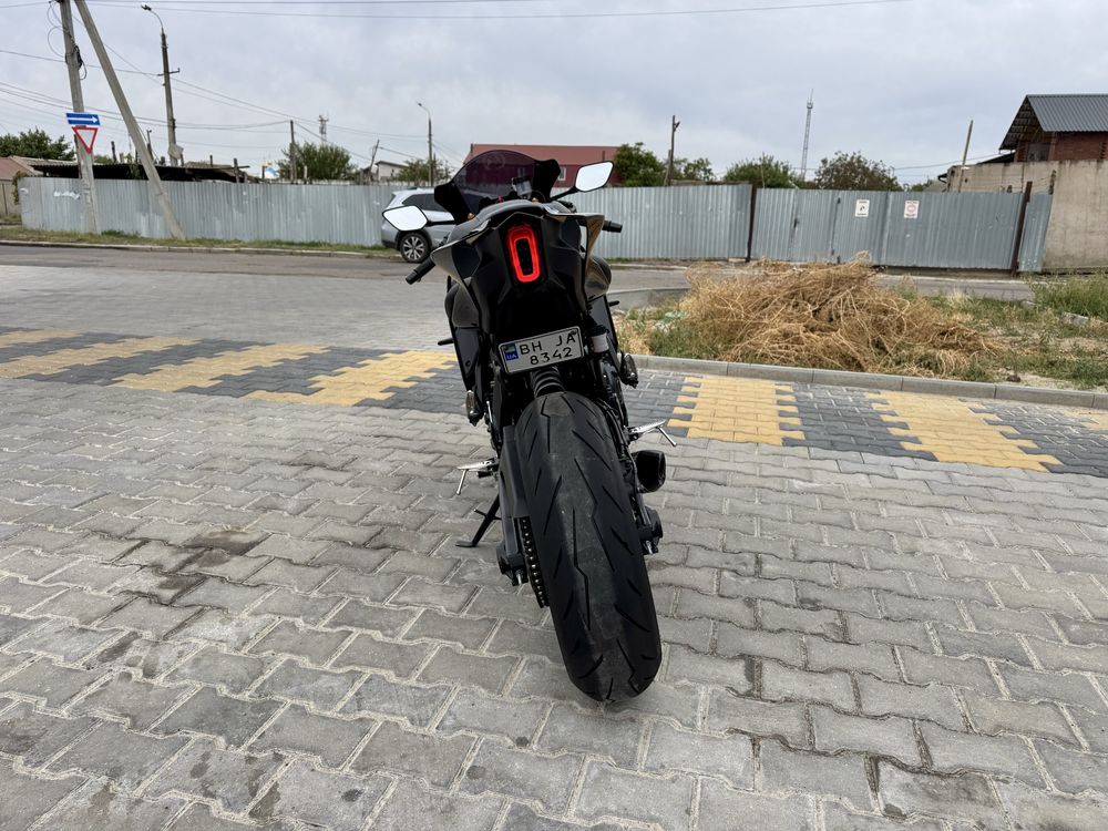 Продам Yamaha YZF R7