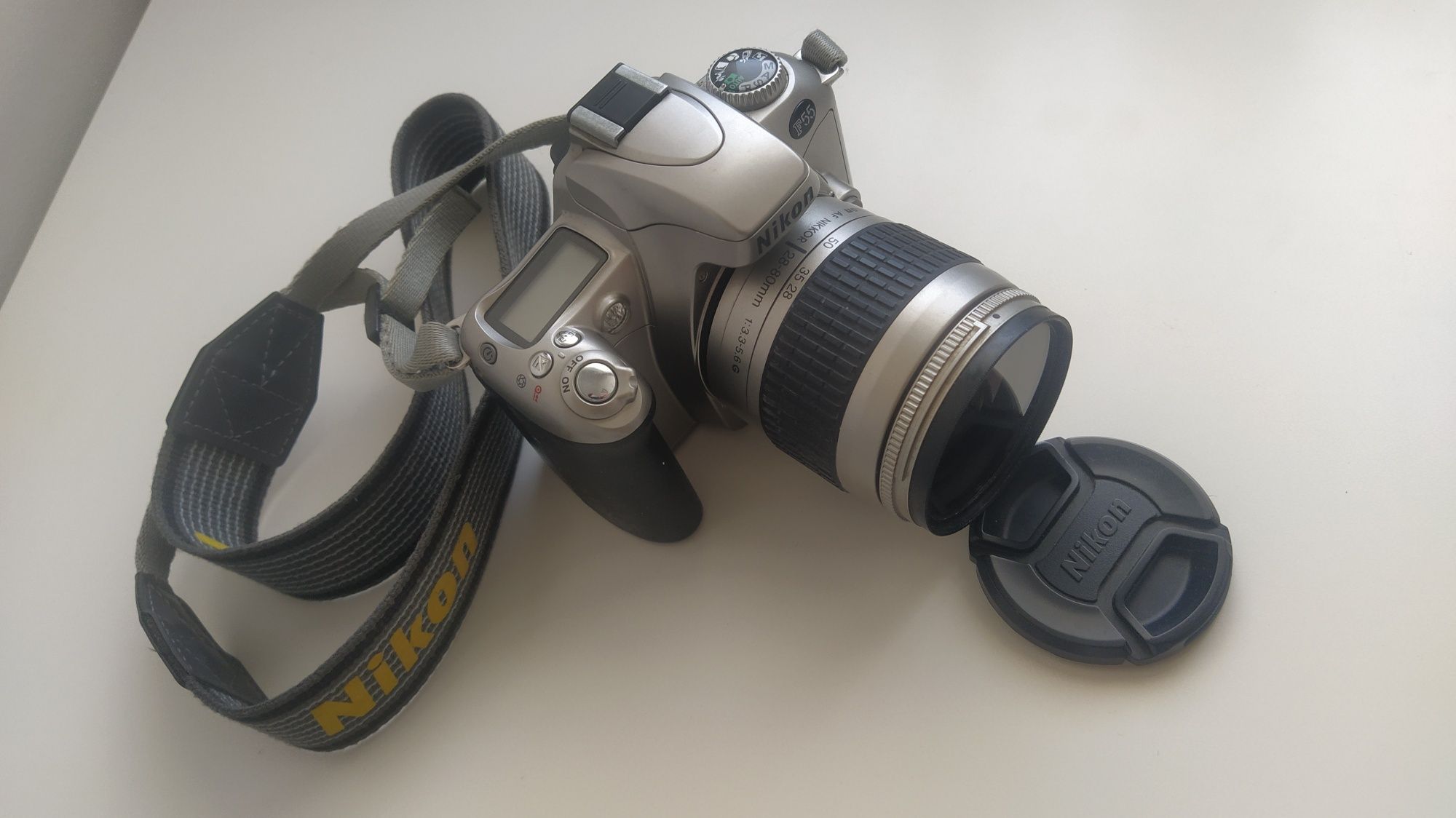 Máquina fotográfica Nikon - F55