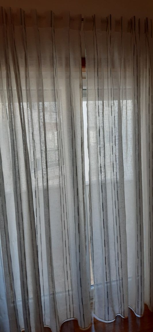 Cortinados e varão em inox