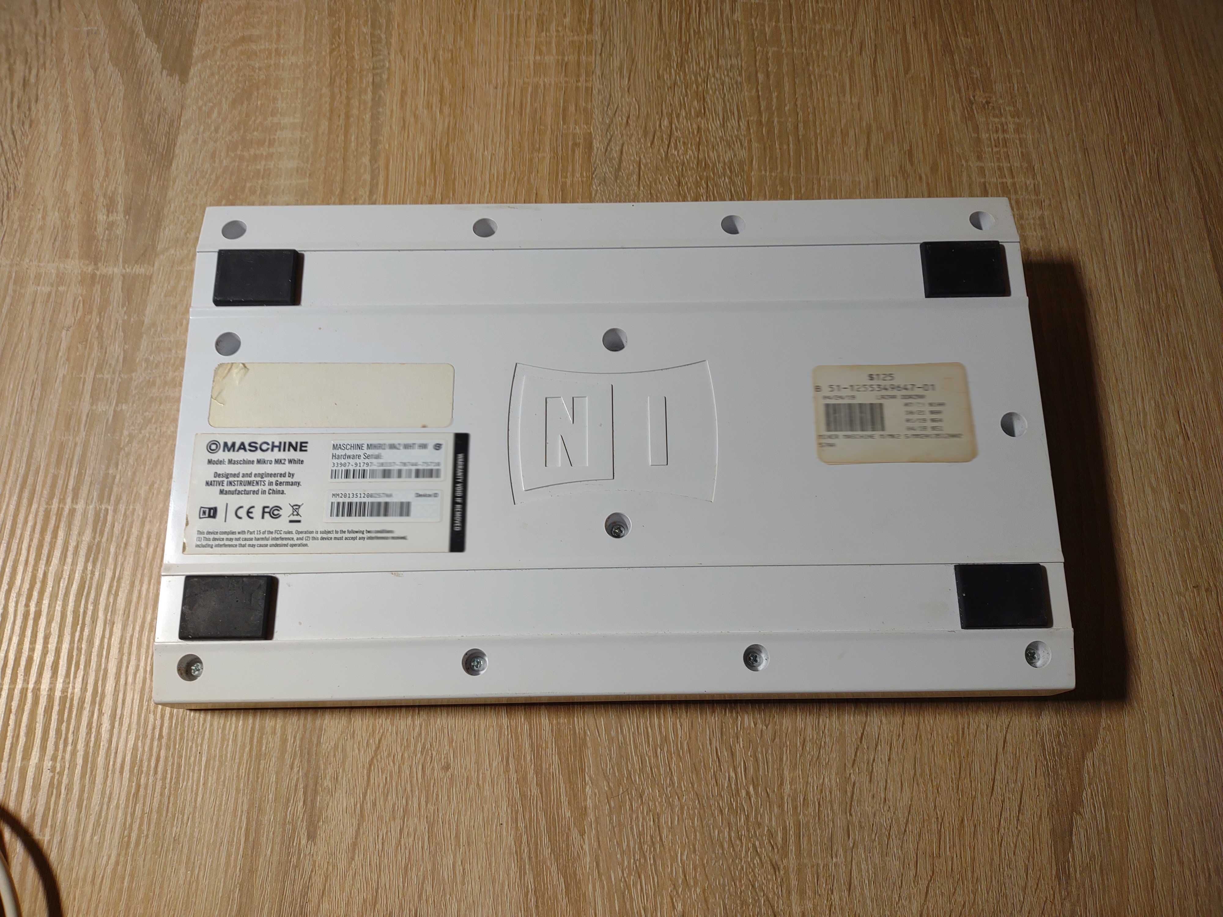 Native Instruments Maschine Mikro MKII контроллер midi pad