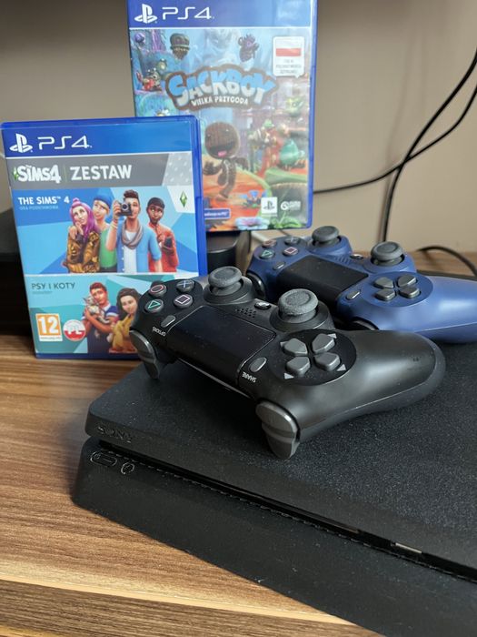 PS4 PlayStation 4 slim 500GB z 2 padami + 2 gry Sims4 i Sackboy