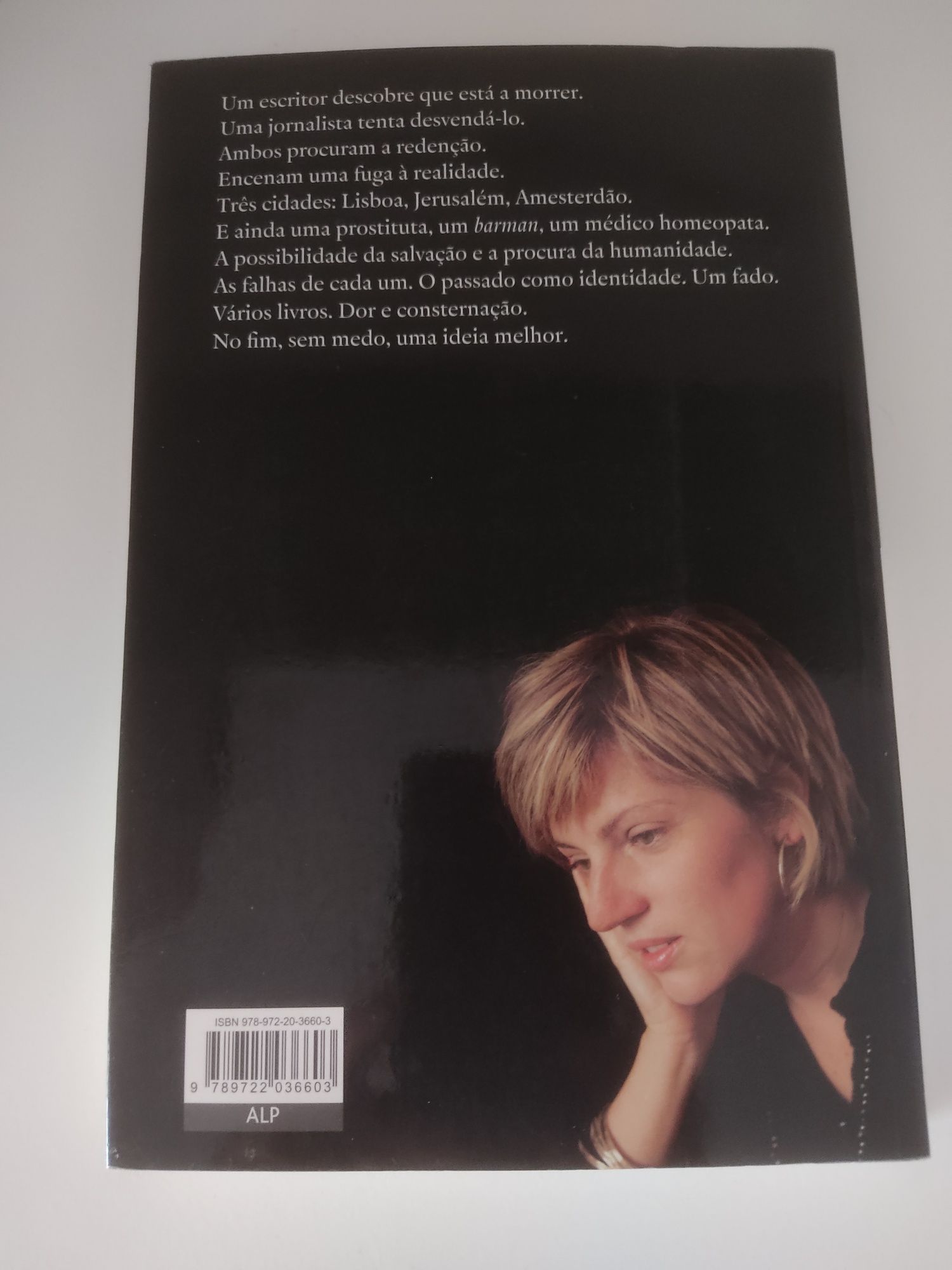 Romance "No silêncio de Deus- Patrícia Reis"