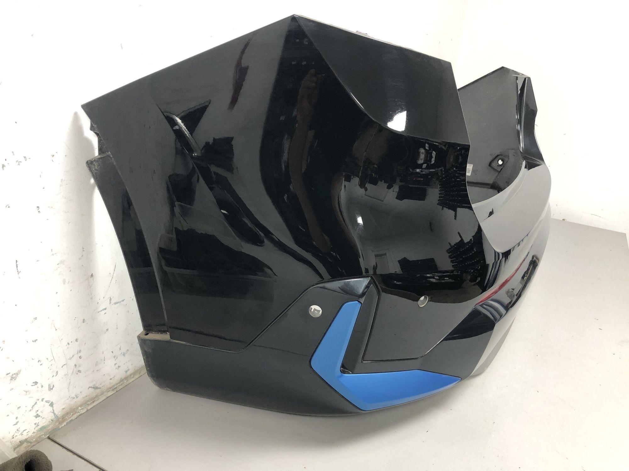 Задній бампер BMW iX1 U11 колір 668 2022-
