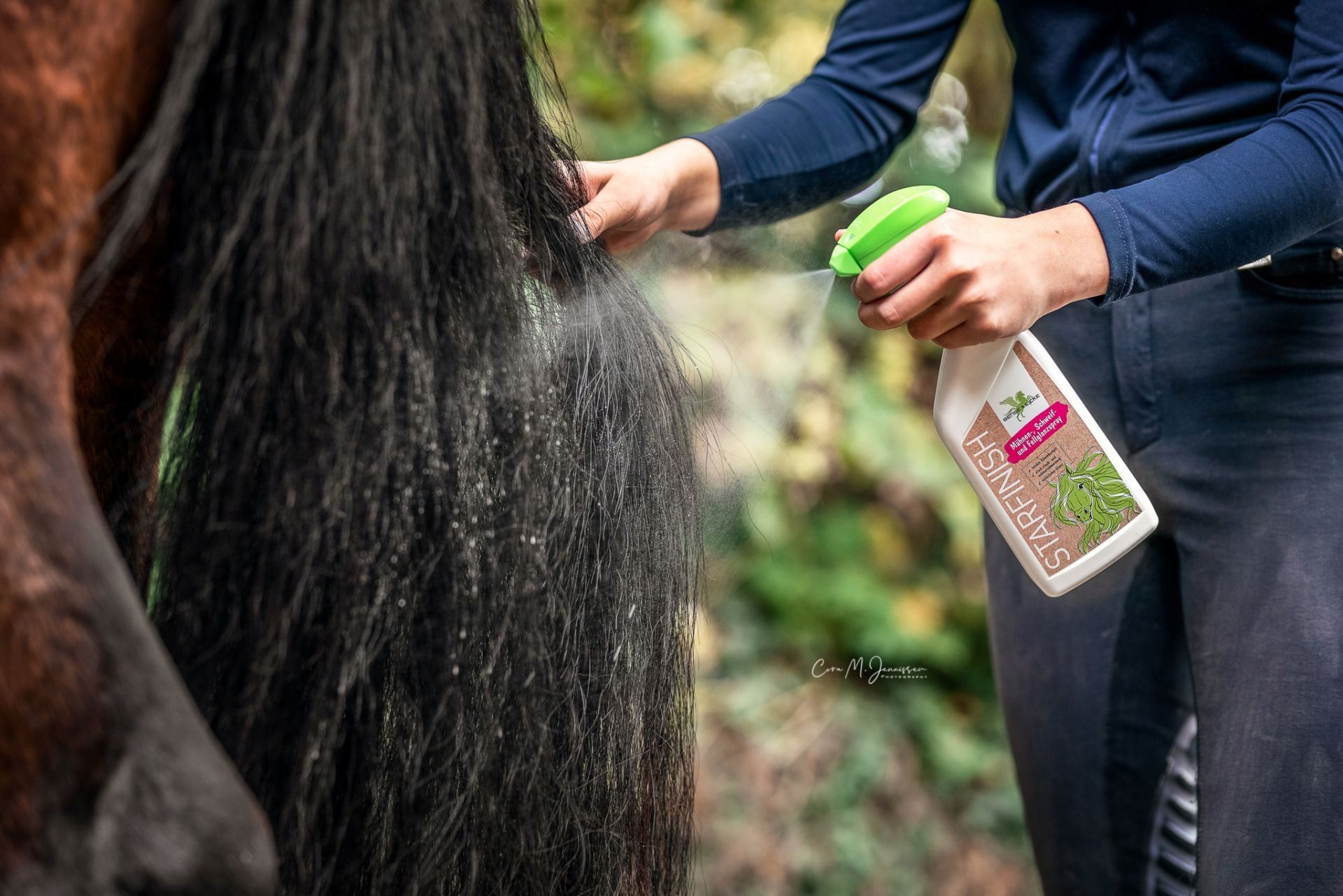 Spray do grzywy i ogona dla KONIA KONI "Starfinish"- 500ml