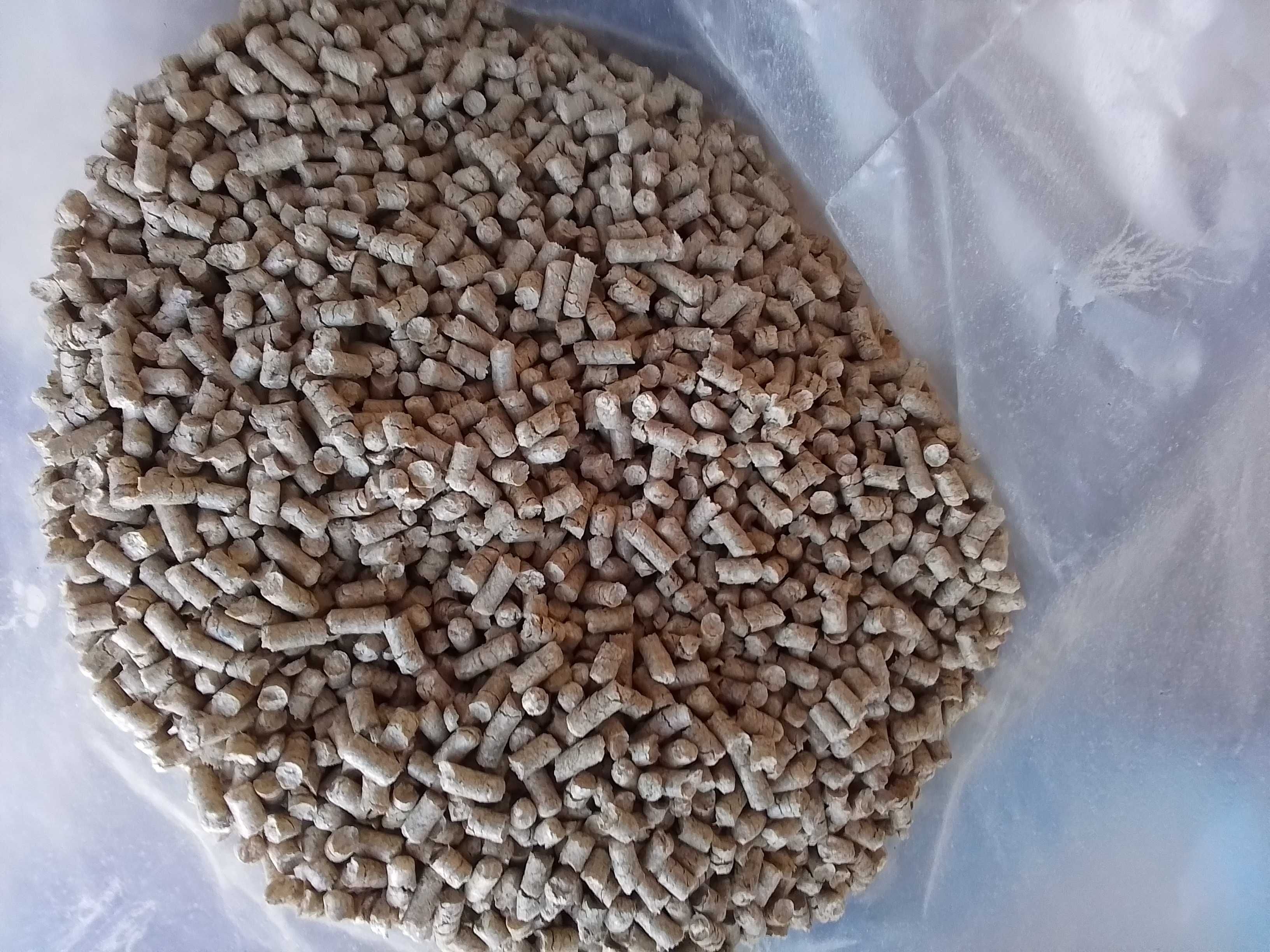 Pellet sosnowy 6mm BEZ KORY, Z CZYSTEJ TROCINY