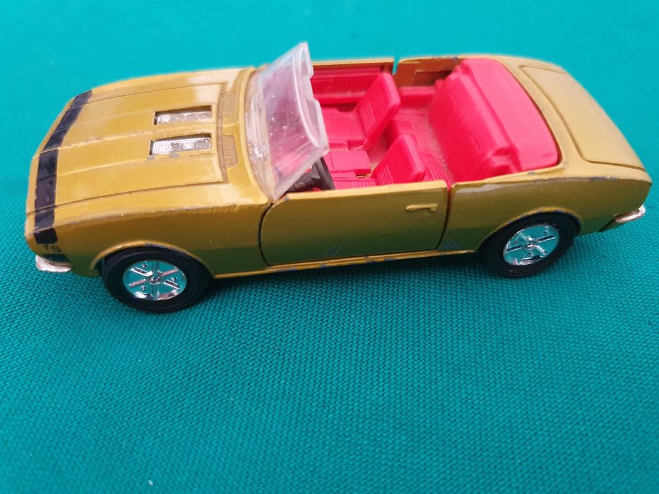 Chevrolet Camaro SS cabriolet 1:43 - CORGI TOYS - Anos 60 - England