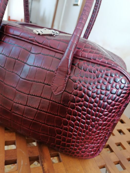 Mala de mão Mango, de pele, bordeaux, em ótimo estado, pouco uso