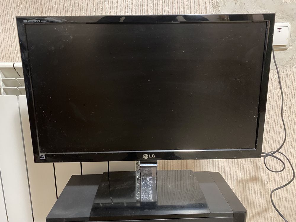 Монитор LG Flatron E2260S