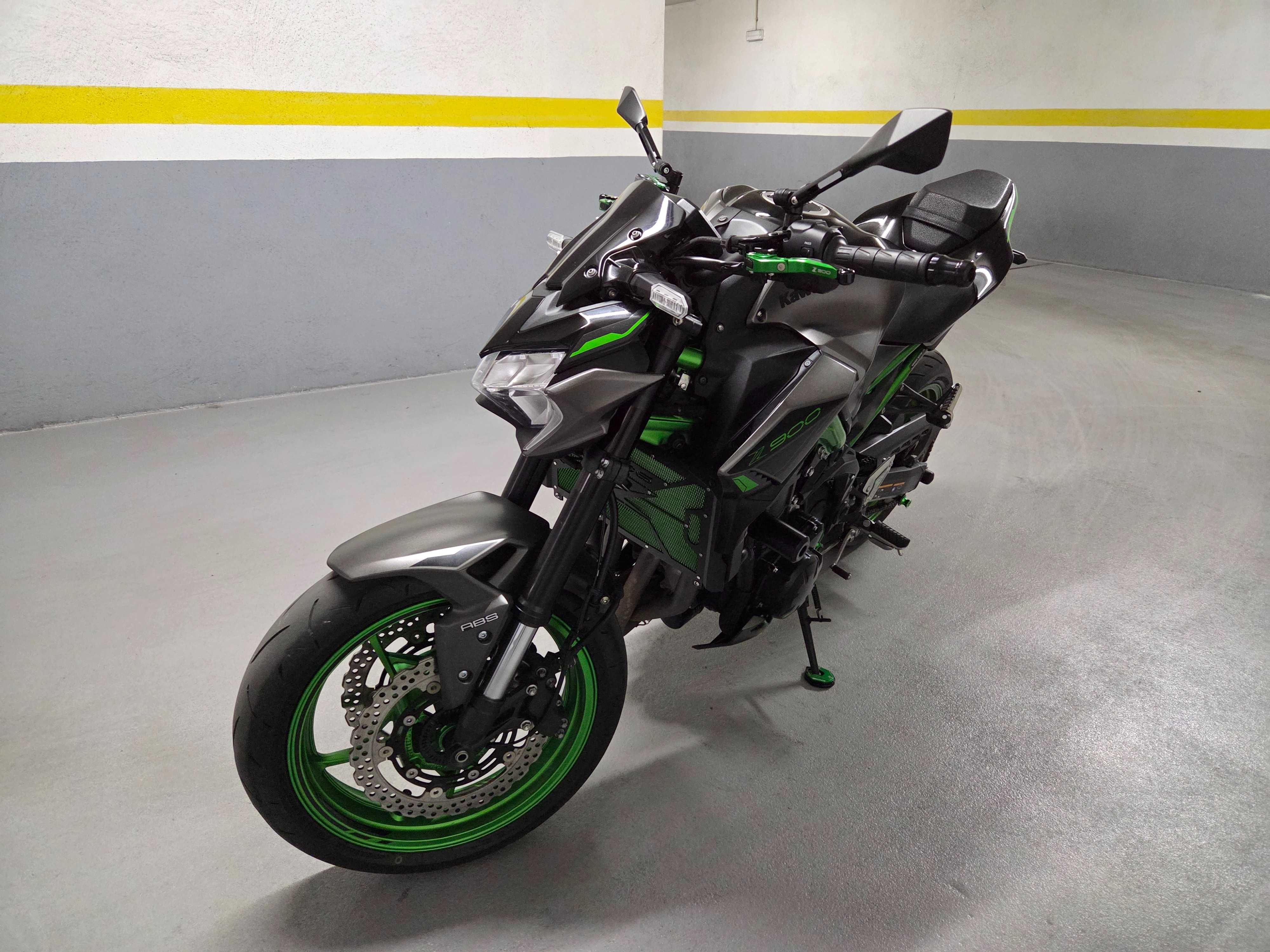 Kawasaki Z900 (35KW/carta A2), 2024, 6000km e garantia Kawasaki 10/27