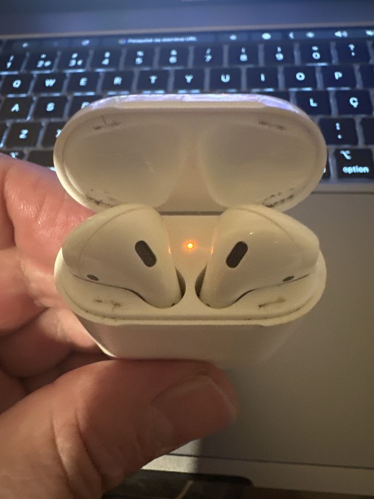 Iphone 7 Plus 128GB com airpods incluidos.