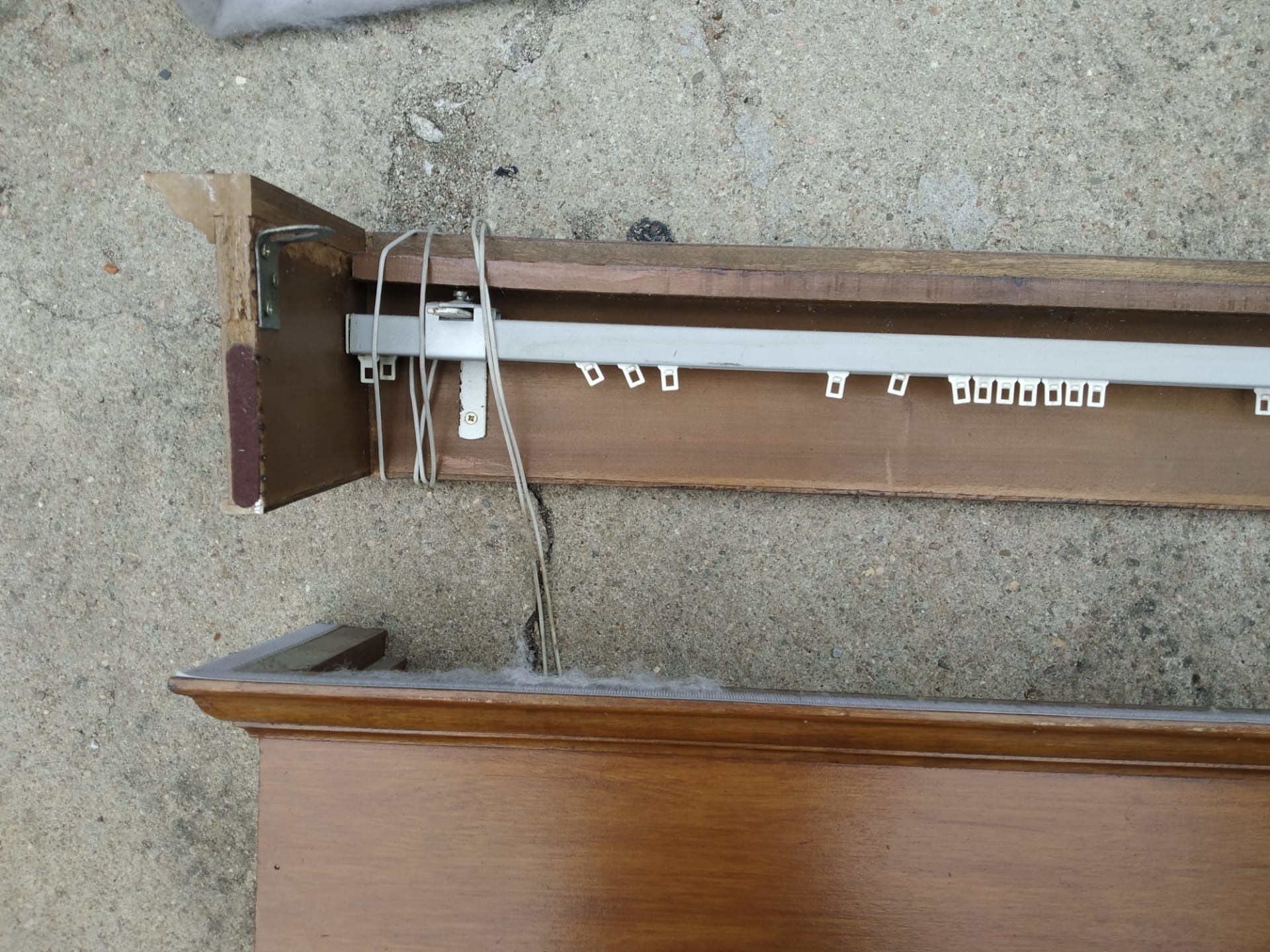 Sanefa de madeira para cortinados