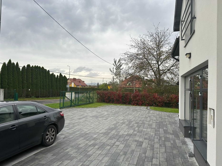 Lokal95m(możliwość podziału na 2 lokale:35m i 60m)Nowy Sącz Biegonice