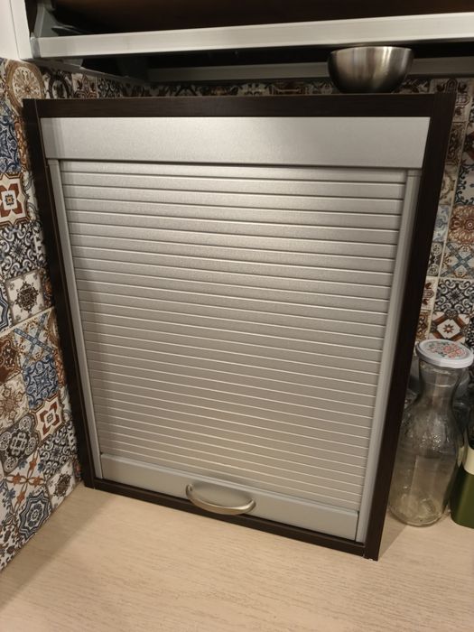 Szafka kuchenna z roletą aluminiową – elegancka i praktyczna