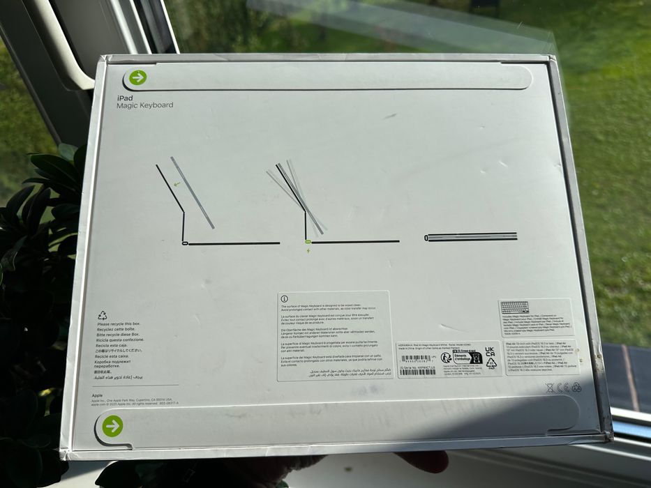 APPLE Magic Keyboard dla iPad Air 13-calowego M3 - Swiss - Biały
