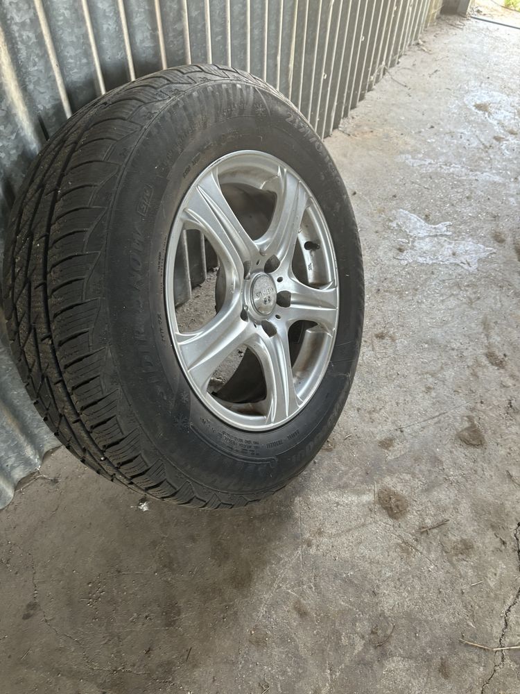Vendo jante 16 com pneu