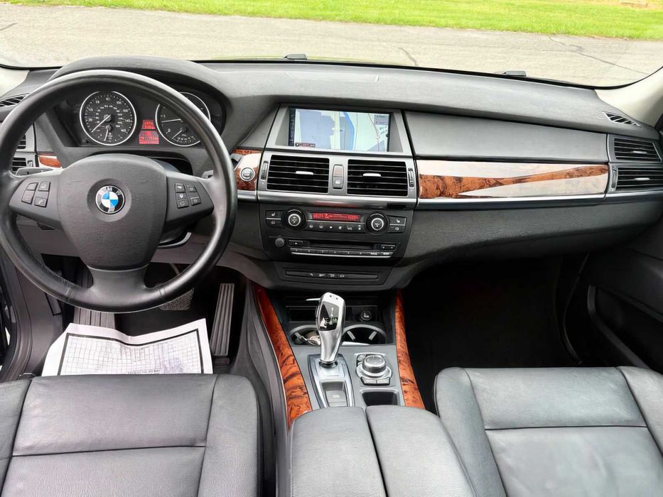 BMW X5 xDrive35d      2012