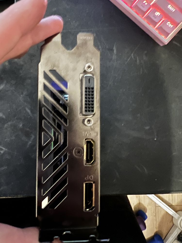 Gtx 1050 ti / gx730