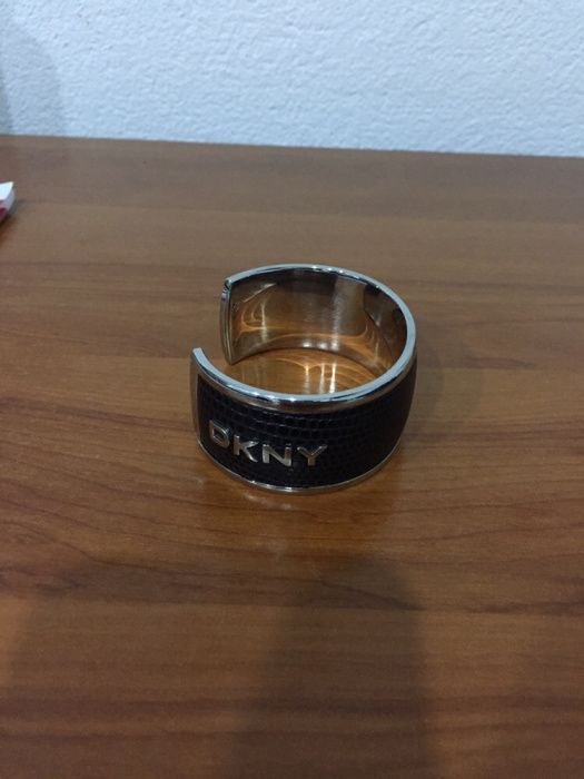 Pulseira DKNY nova