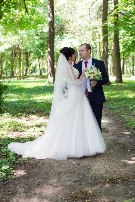 Сукня весільна б/в