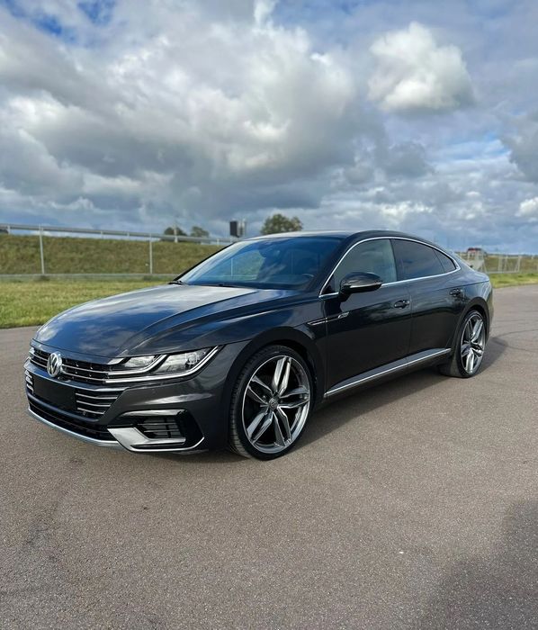 Volkswagen Arteon Vw Arteon R-Line 2.0 benzyna 190 km DSG 7 Virtual Cockpit model 2018