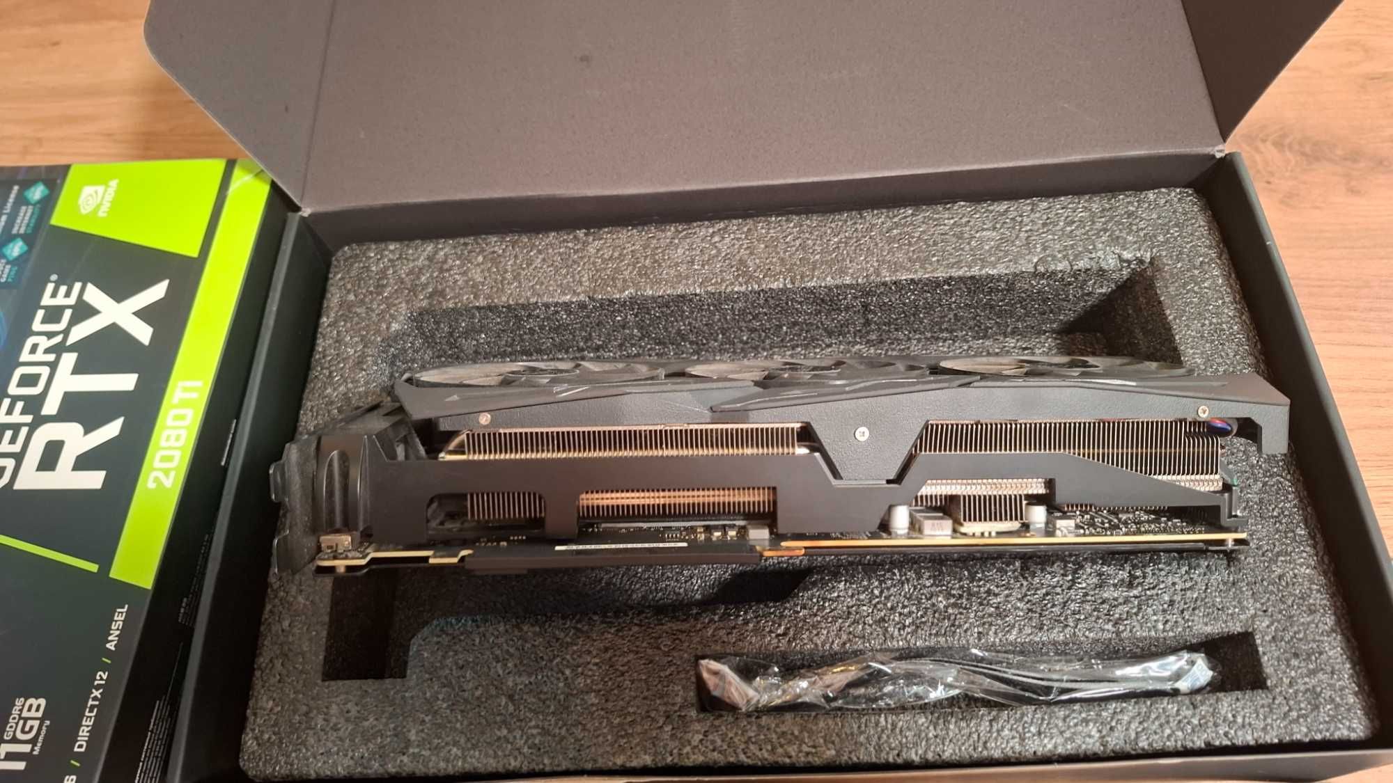 Видеокарта ROG Strix Asus RTX 2080 Ti 11GB в отличном состоянии