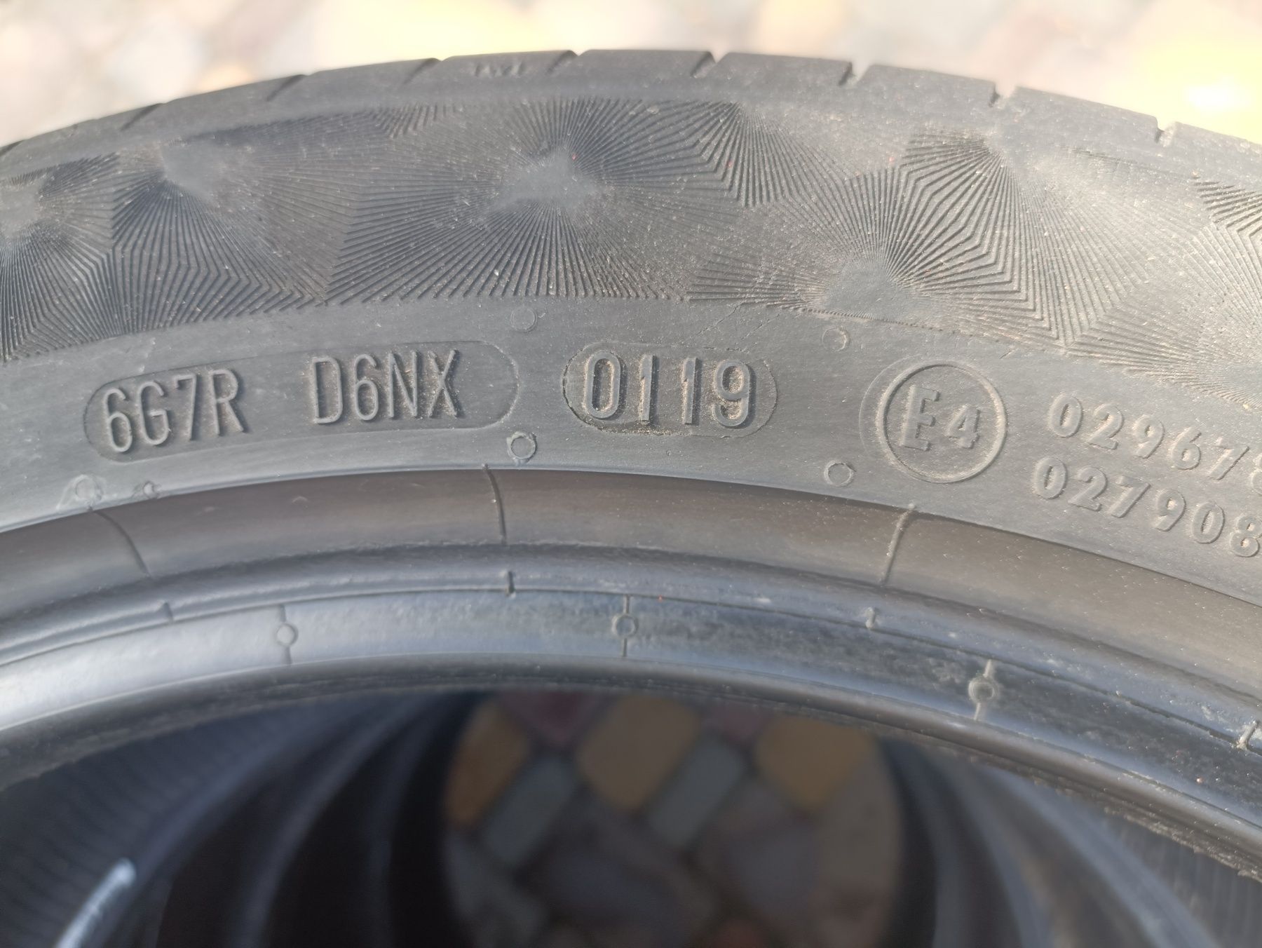 Continental 225/45 R17 комплект шин