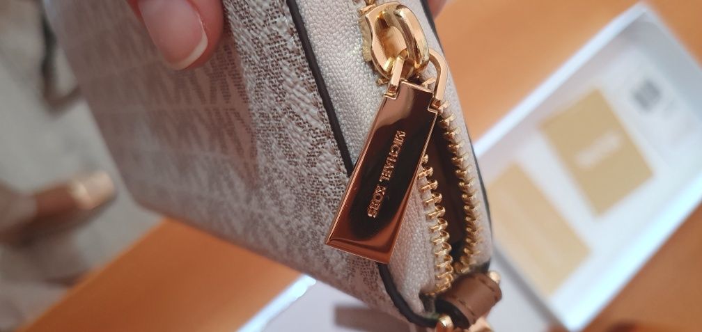 Carteira Michael kors nova