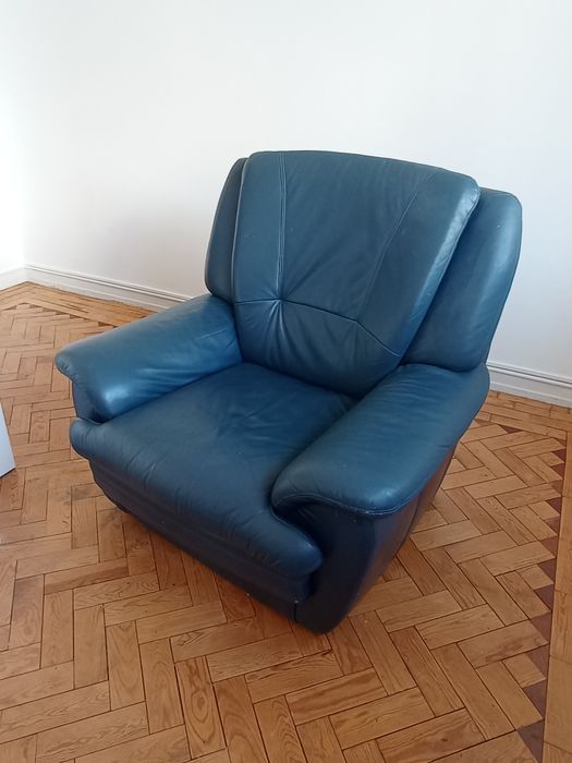 Cadeirão em pele sintética