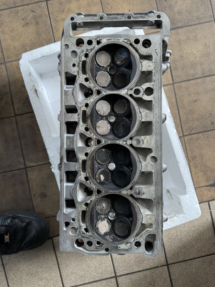 Głowica z wałkami 1.8 tsi CDAA
