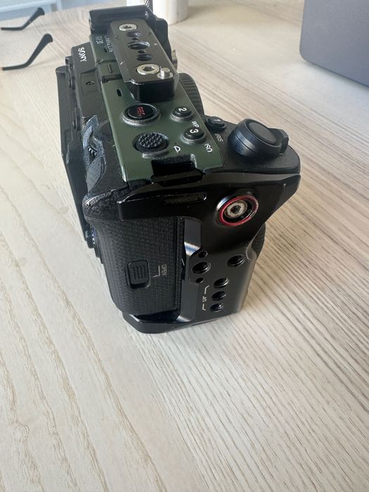 Sony fx30 + cage small rig