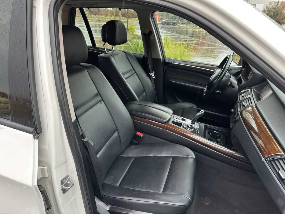 BMW X5 xDrive35i      2013