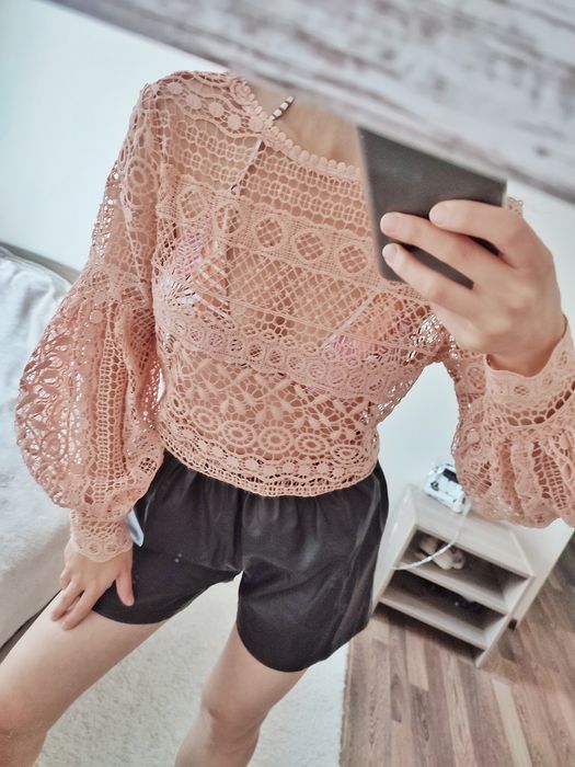 Nowa koronkowa bluzka