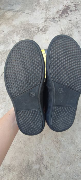 Кожаные школьные черные туфли на мальчика 28 размерн