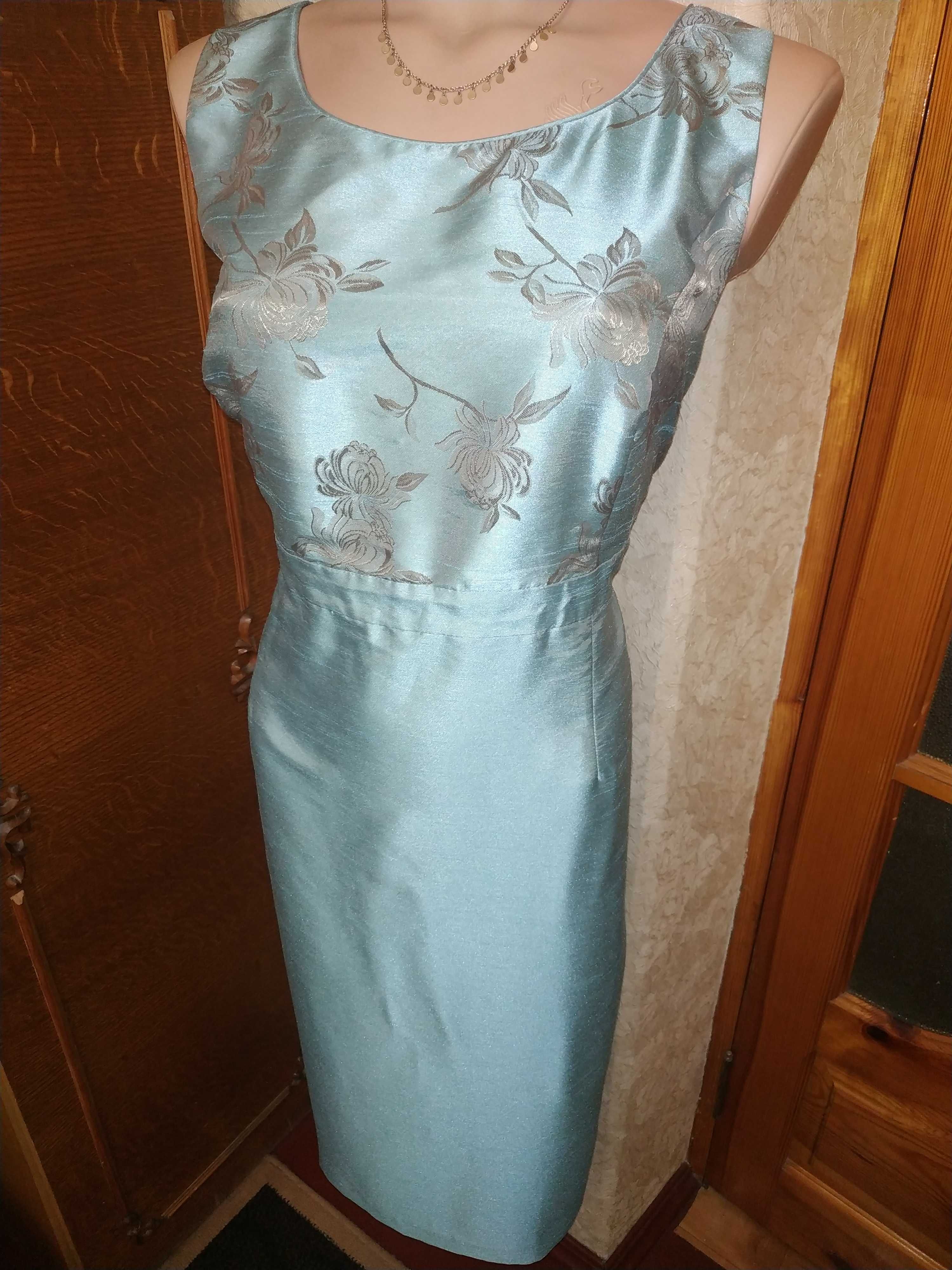 Нарядное нежноголубое платье с пиджаком,костюм для мамы невесты,жениха