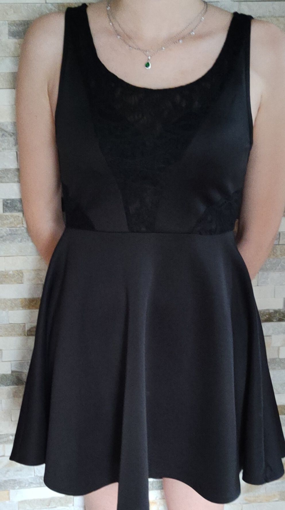 Nowa sukienka oficjalna czarna  36-S
