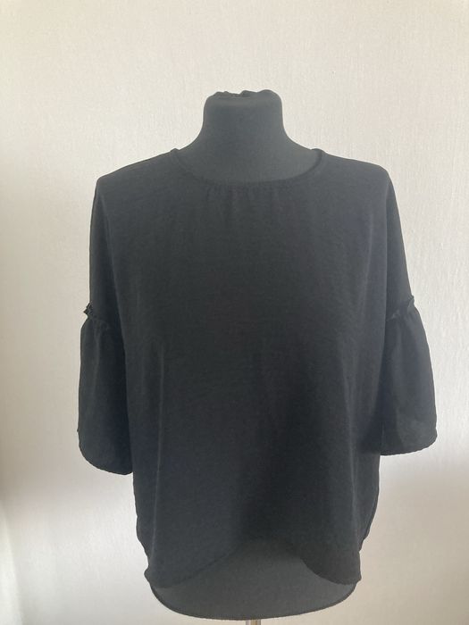 Czarna bluzka z szerokimi rękawami l Stradivarius