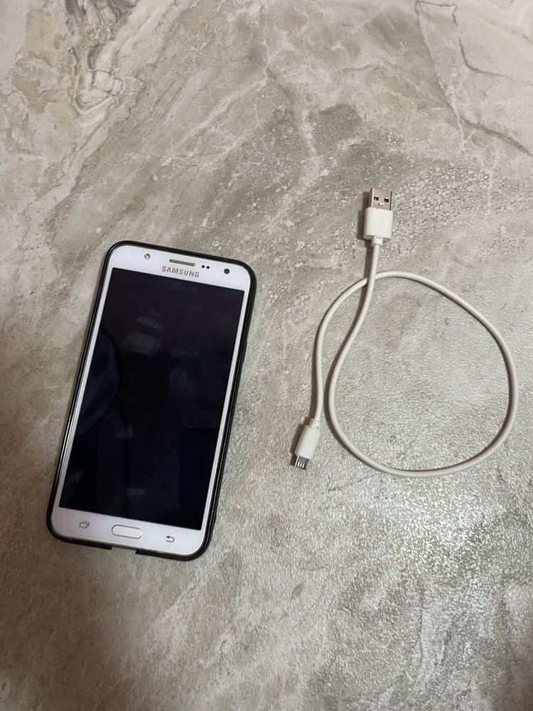 Телефон Samsung Galaxy j5, смартфон
